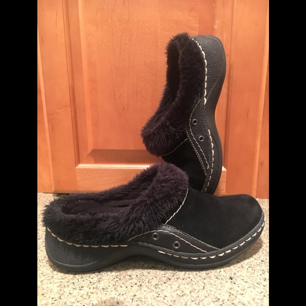 Bare Traps Faux Fur Clogs   Black   Size 8
